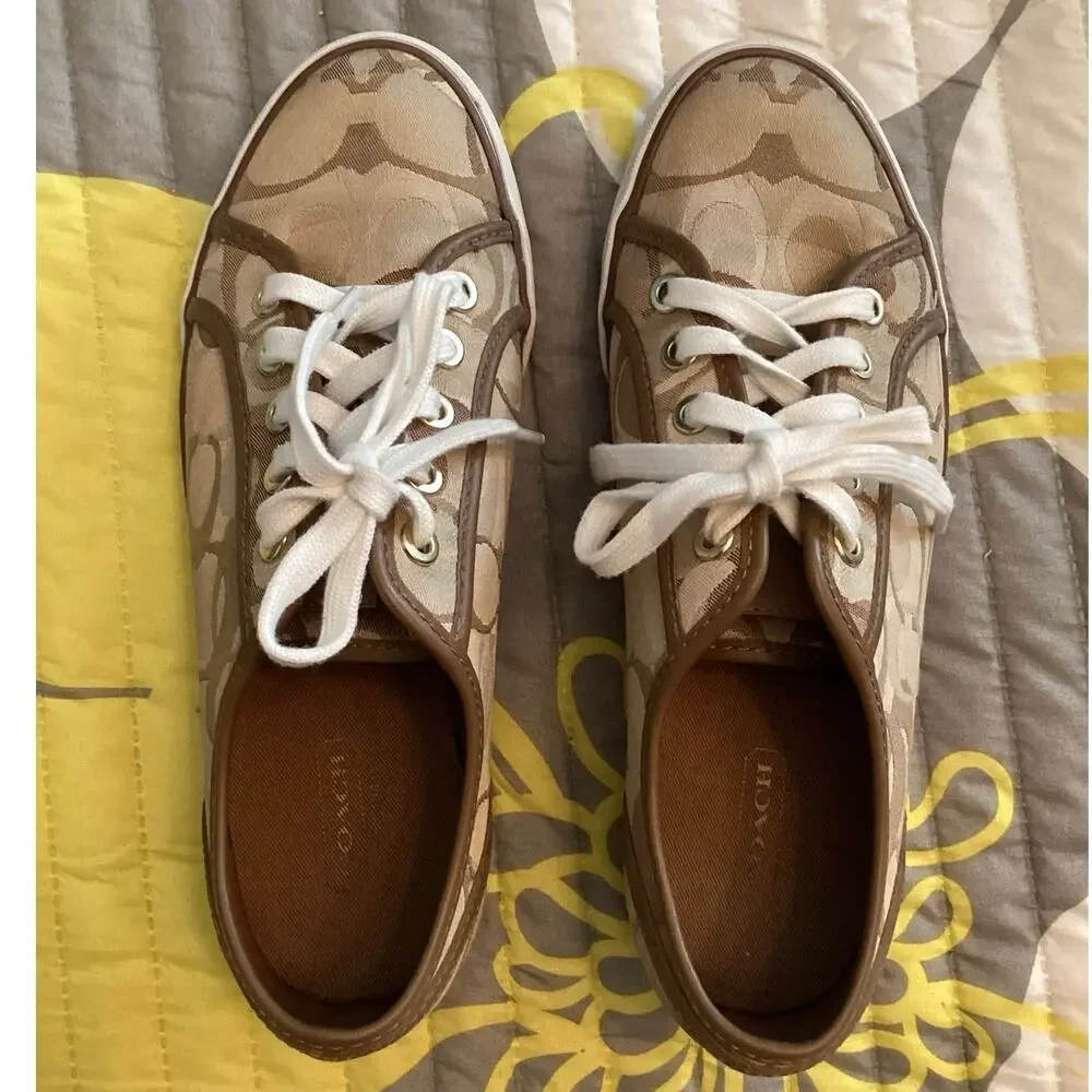 Coach Dee Signature Canvas Sneakers Sz 7B